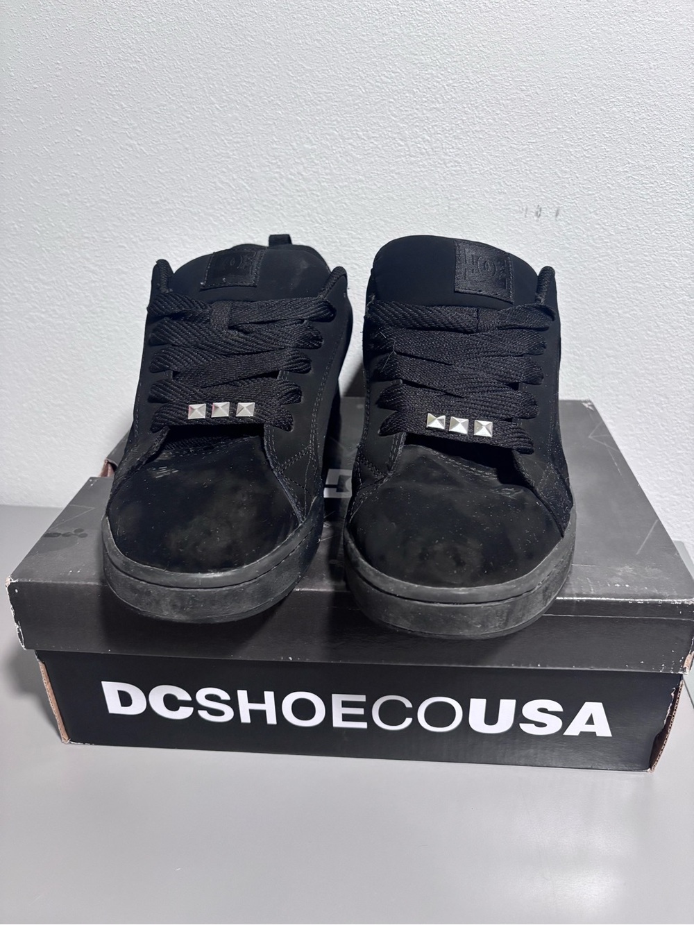 DC Shoes Black Skate Sneakers with Custom studs into laces Mens Size 11.5 - Picture 3 of 5